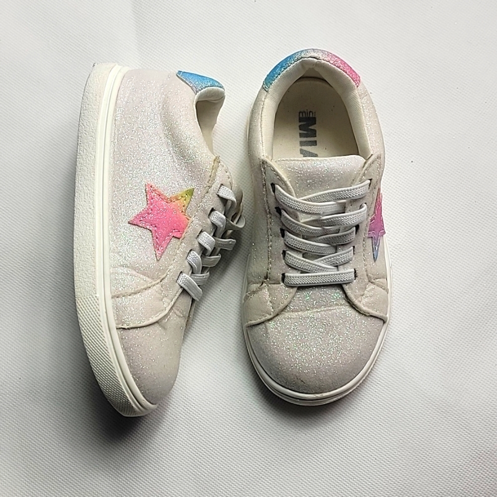 Toddlers sneakers size 8